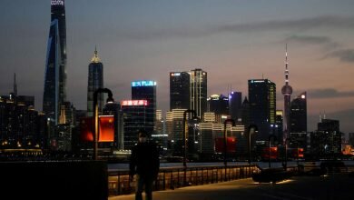 Financial lobby group urges Shanghai to ease COVID rules for.img