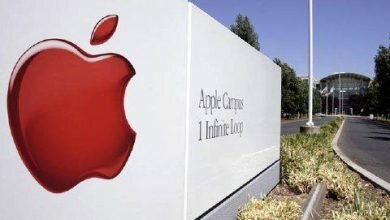 Apple delays plans to keep employees at the office three